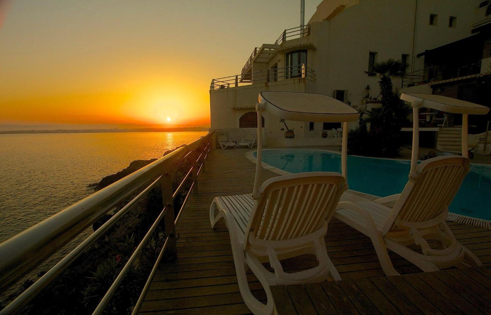 La Rosa Sul Mare Aparthotel Szirakúza Kültér fotó